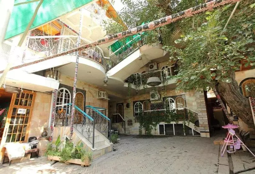 ペンション Furkat Guest House