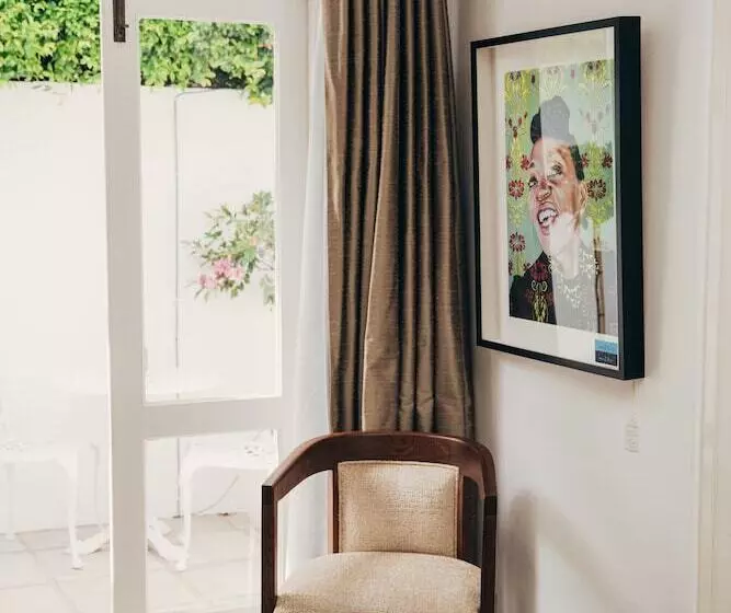 Majatalo Les Chambres Guest House