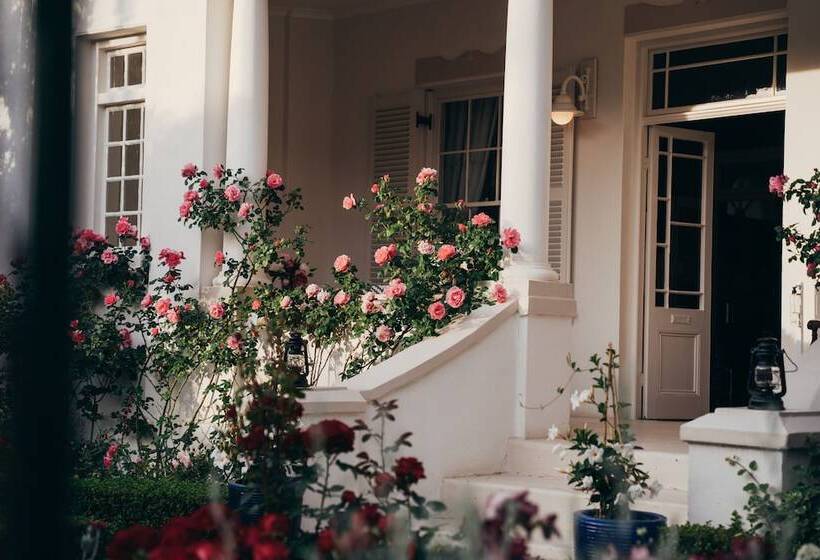 פנסיון Les Chambres Guest House