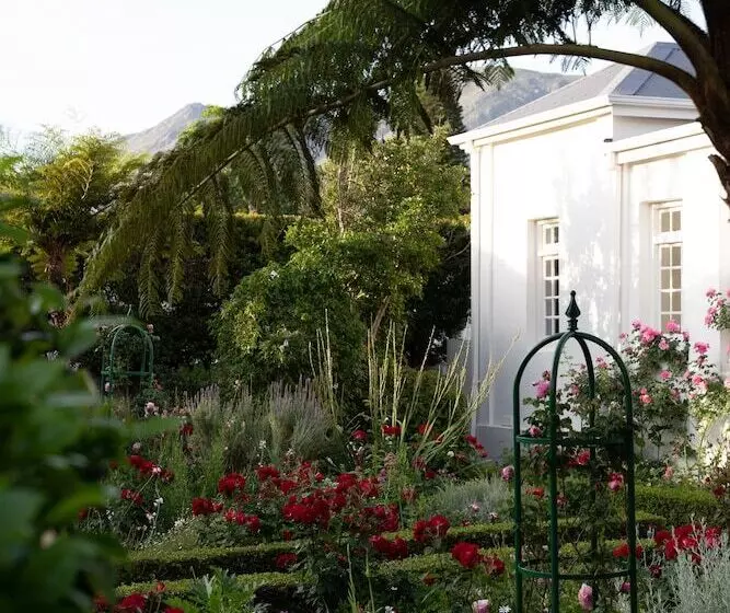 Majatalo Les Chambres Guest House