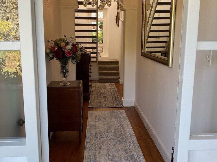 פנסיון Les Chambres Guest House