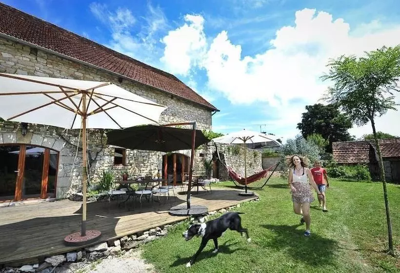 Majatalo Le Roulottes Du Petit Gouffre De Padirac Avec Spa