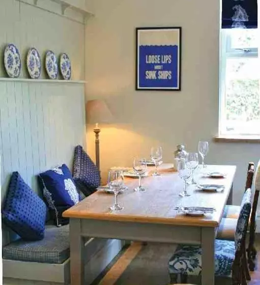 ユースホステル The Wheatley Arms