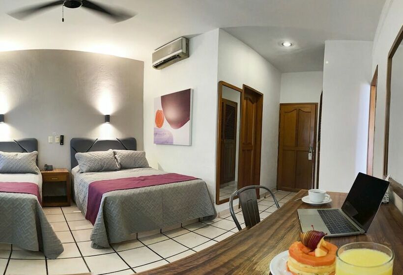 Отель Melanie Tepic