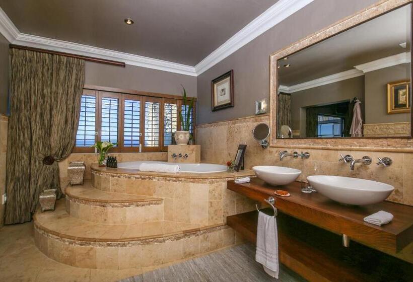 פנסיון Alexander Guest House