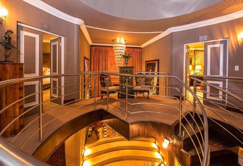 פנסיון Alexander Guest House