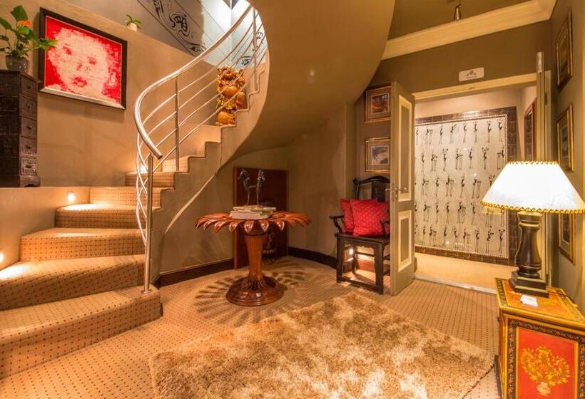 פנסיון Alexander Guest House