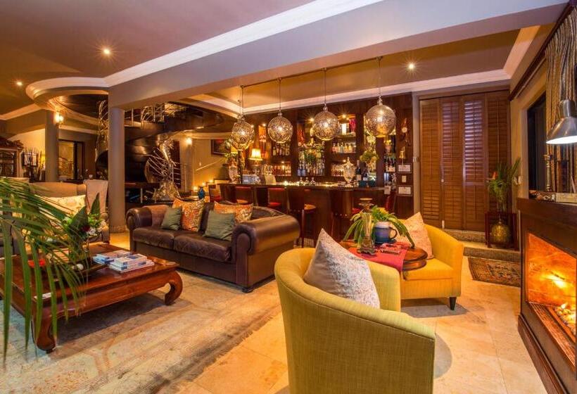 פנסיון Alexander Guest House