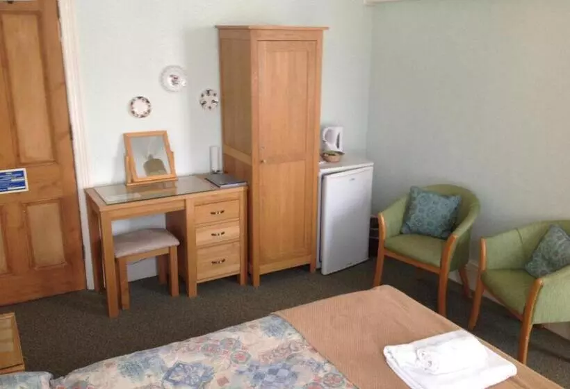 پانسیون Claremont House