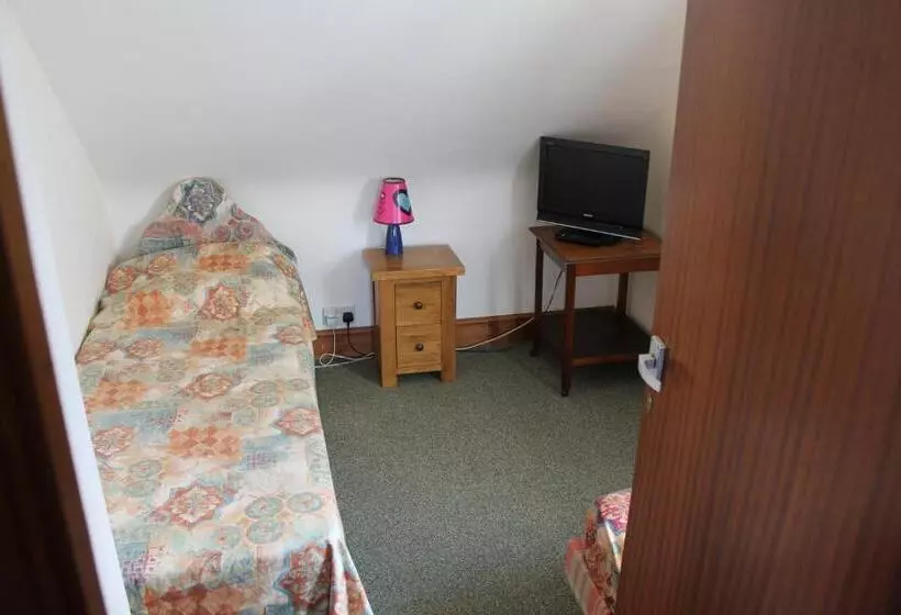 پانسیون Claremont House