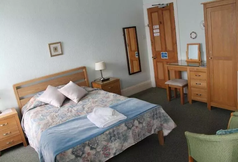 پانسیون Claremont House