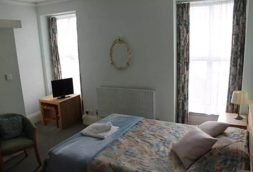 پانسیون Claremont House