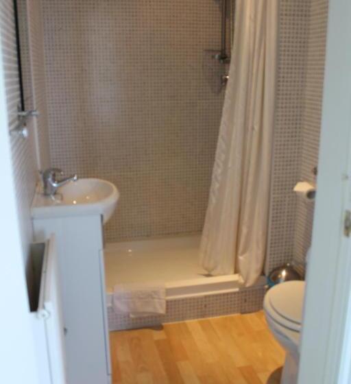 膳宿费 Claremont House