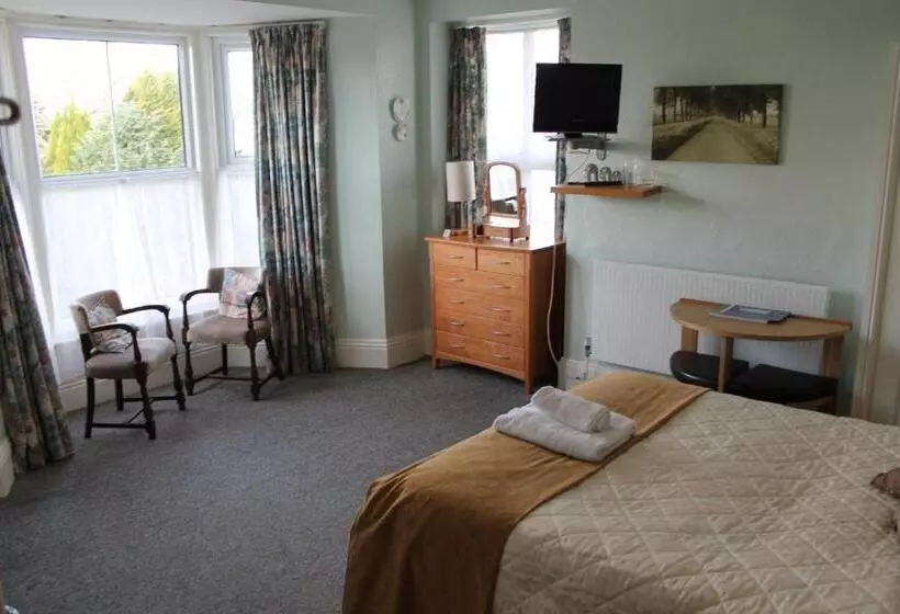 پانسیون Claremont House