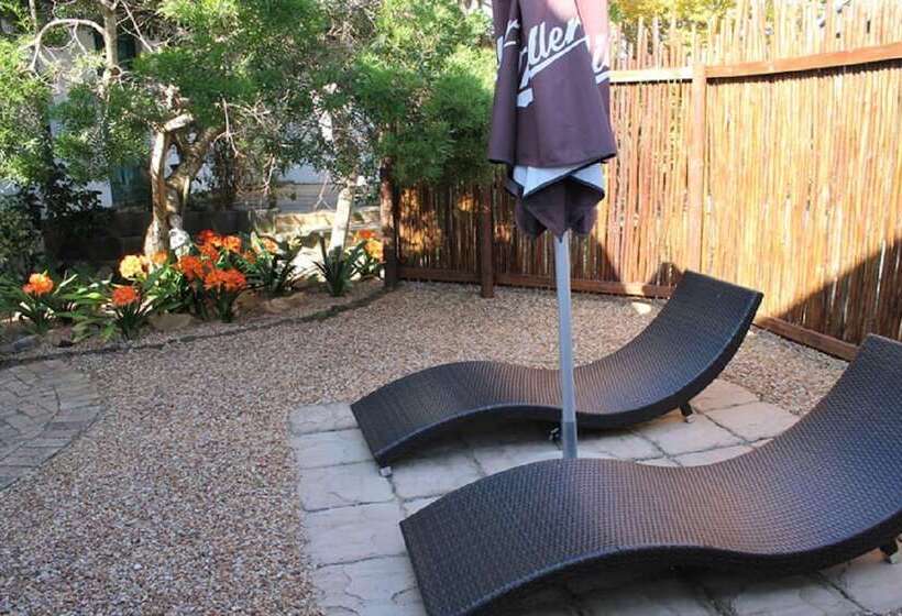 פנסיון Cottage On The Hill