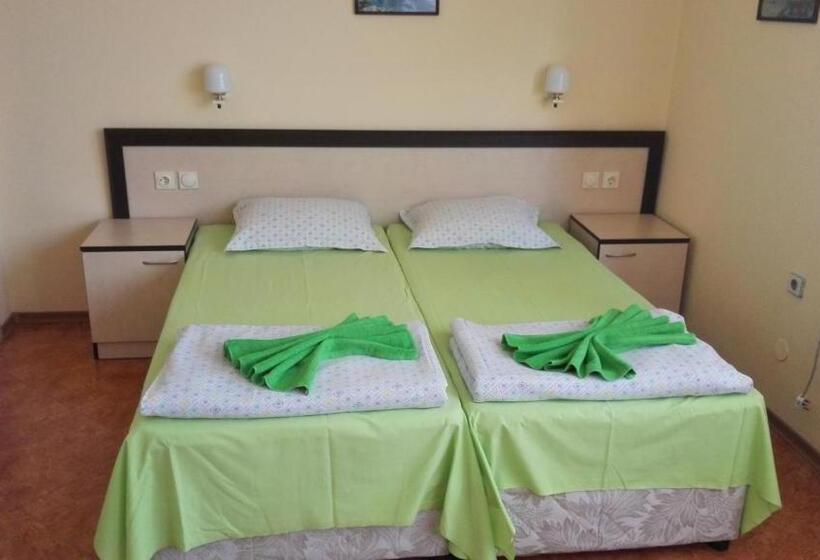 بنسيون Guest House Stoyanovi