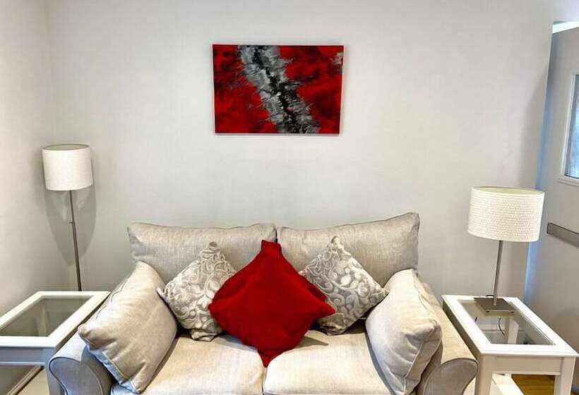 펜션 High Hedges Apartments