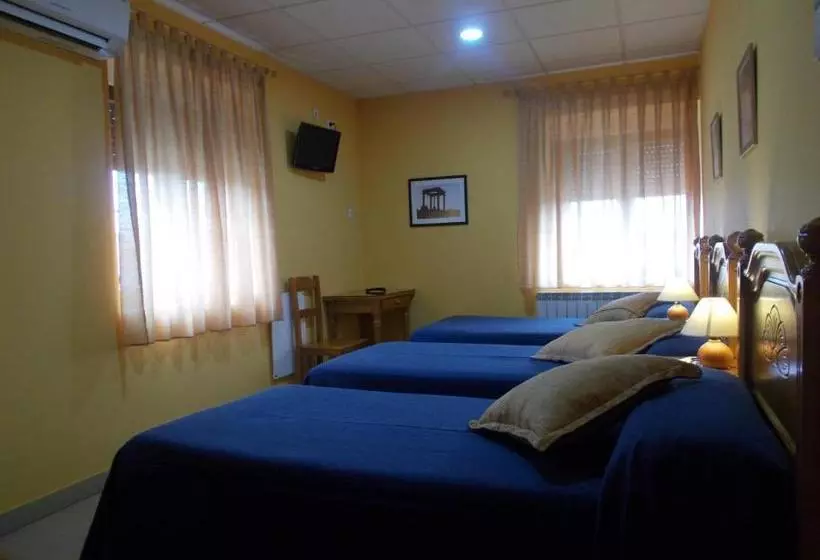 پانسیون Hostal Mirador De Avila