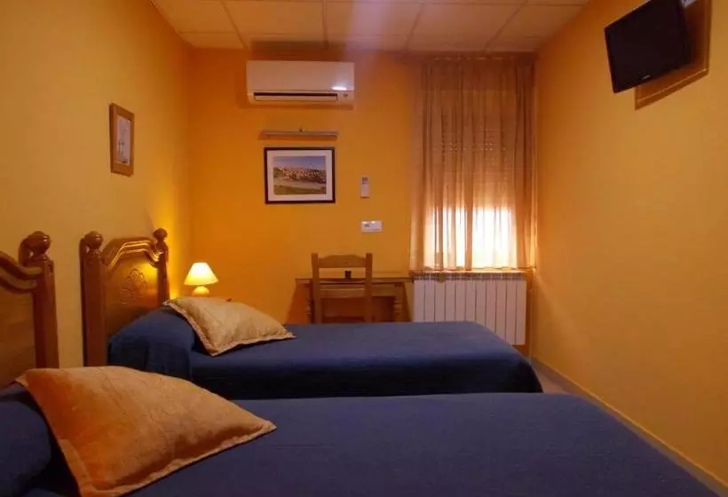 پانسیون Hostal Mirador De Avila