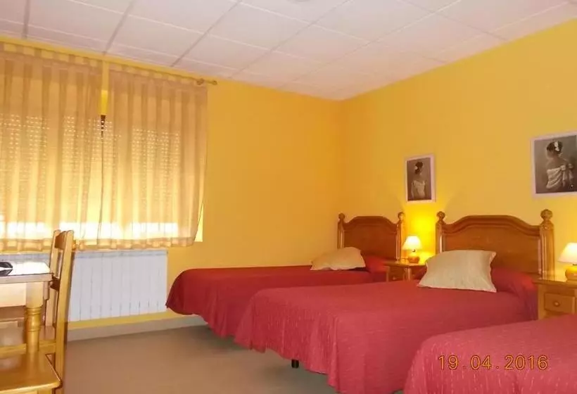 پانسیون Hostal Mirador De Avila