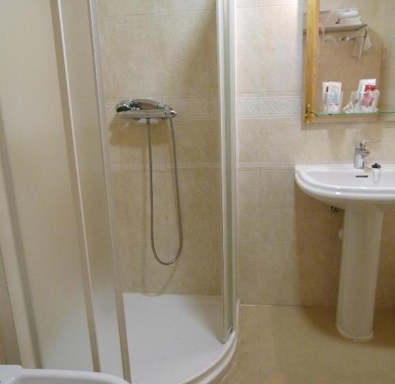 פנסיון Hostal Mirador De Avila