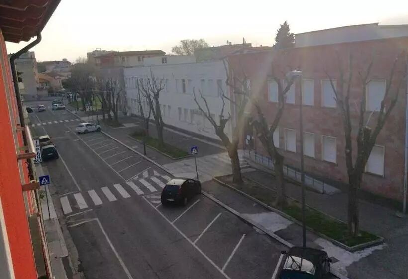 ペンション Iride Guest House