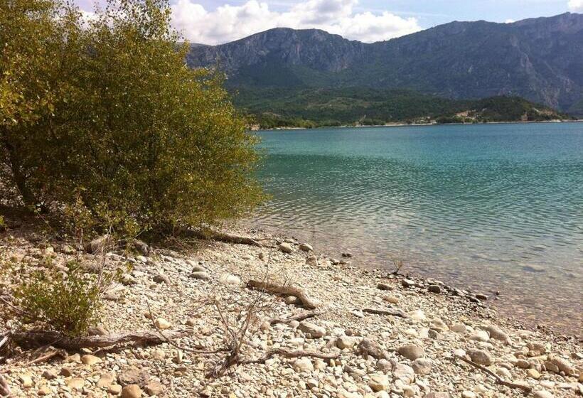 پانسیون Domaine D Angouire