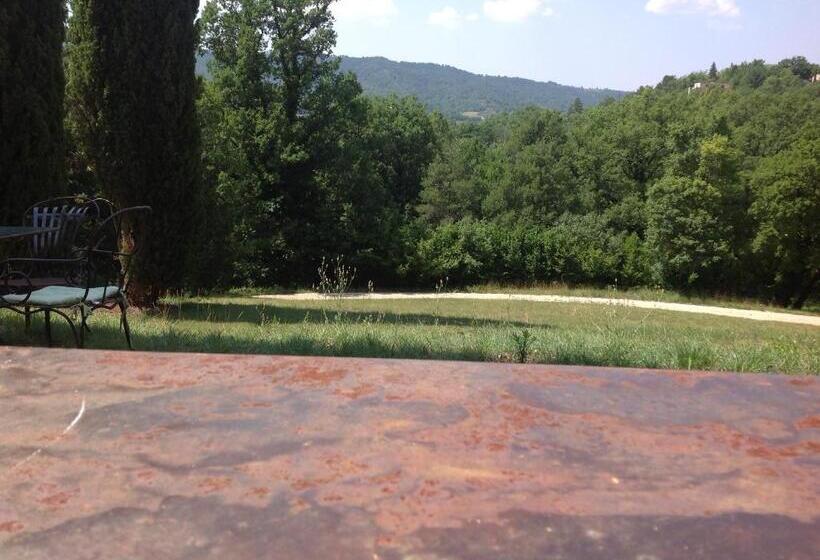 پانسیون Domaine D Angouire