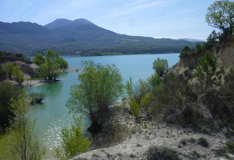 پانسیون Domaine D Angouire