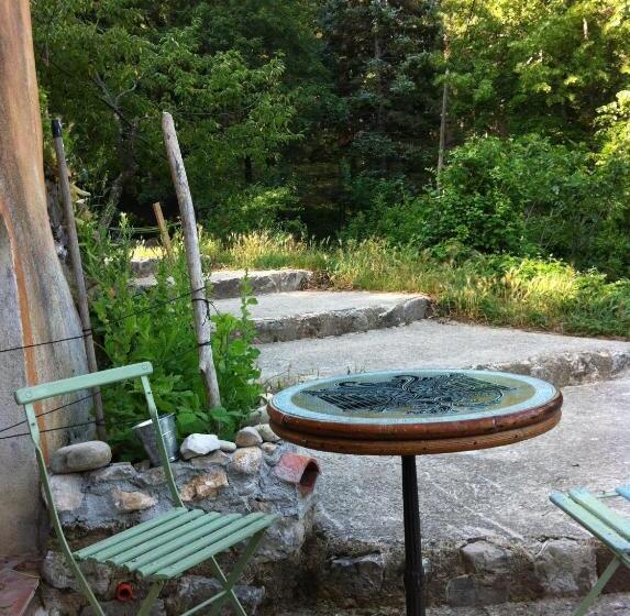 پانسیون Domaine D Angouire