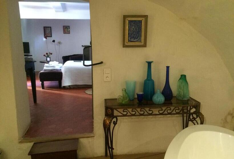 پانسیون Domaine D Angouire