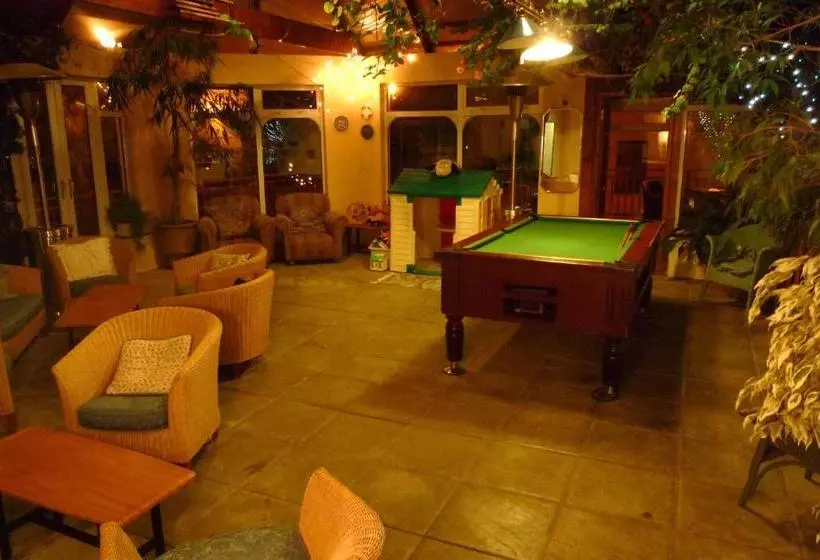 پانسیون Claremont House