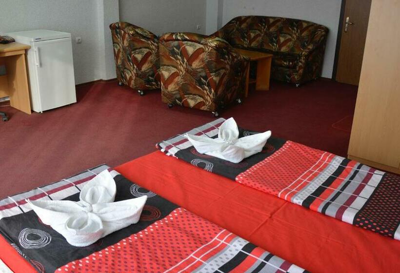 膳宿费 Neon Guest Rooms