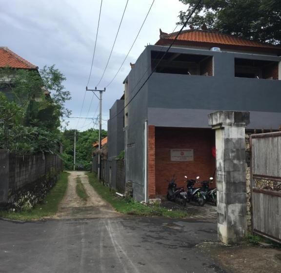 بنسيون Satria Bungalow