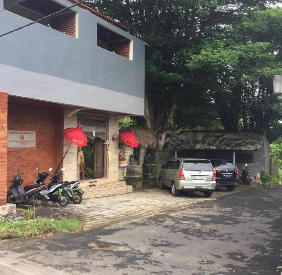 بنسيون Satria Bungalow