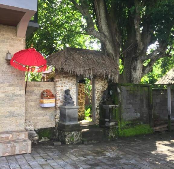 بنسيون Satria Bungalow