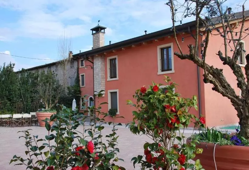 Hotelli Agriturismo Corte Morandini