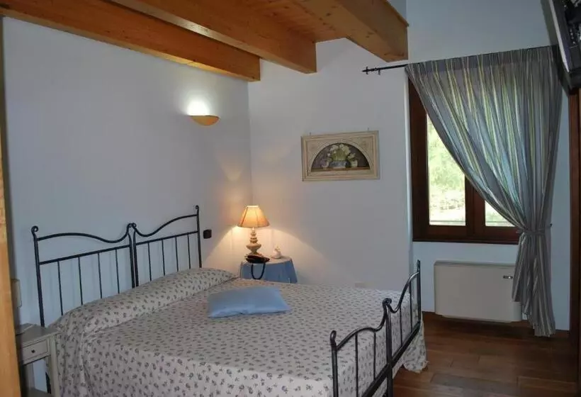 Hotelli Agriturismo Corte Morandini