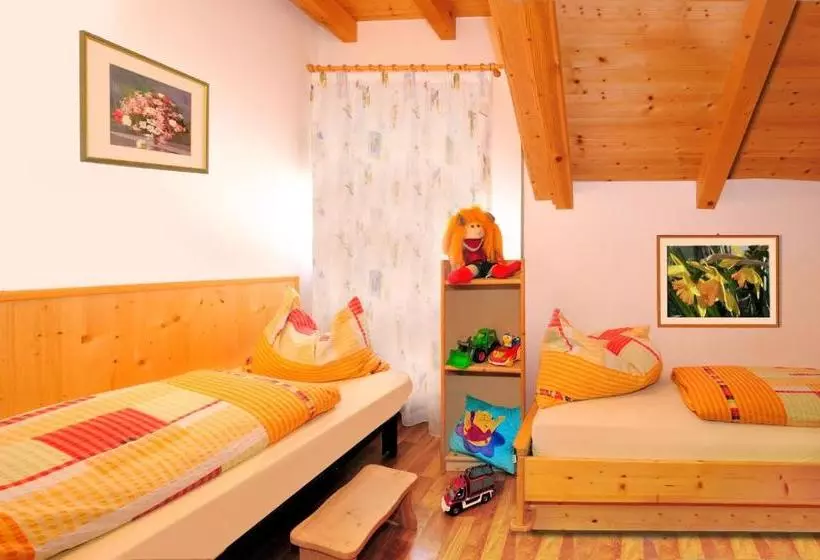 Hotelli Ferienwohnung Walderhof Natz