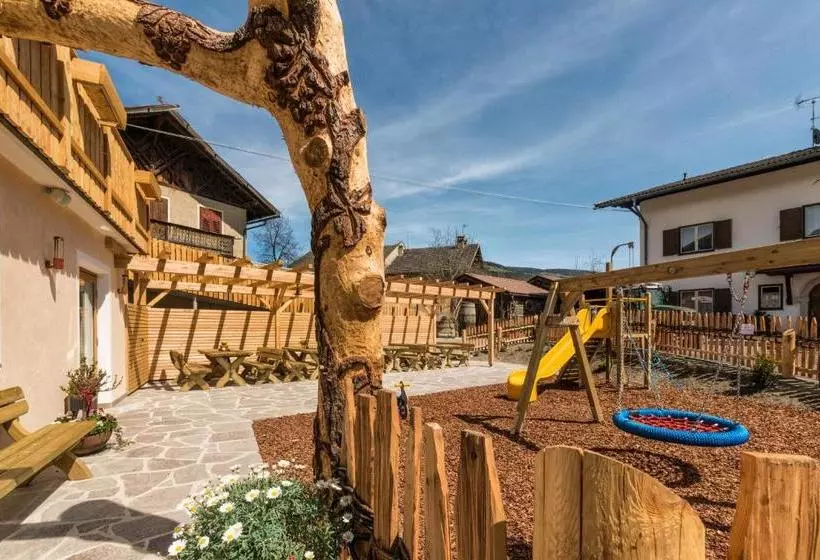 Hotelli Ferienwohnung Walderhof Natz
