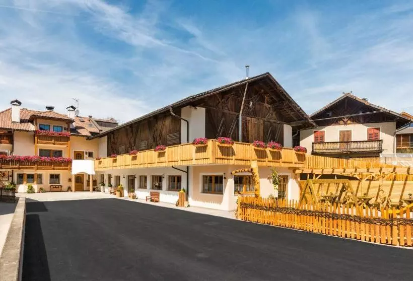 Hotelli Ferienwohnung Walderhof Natz