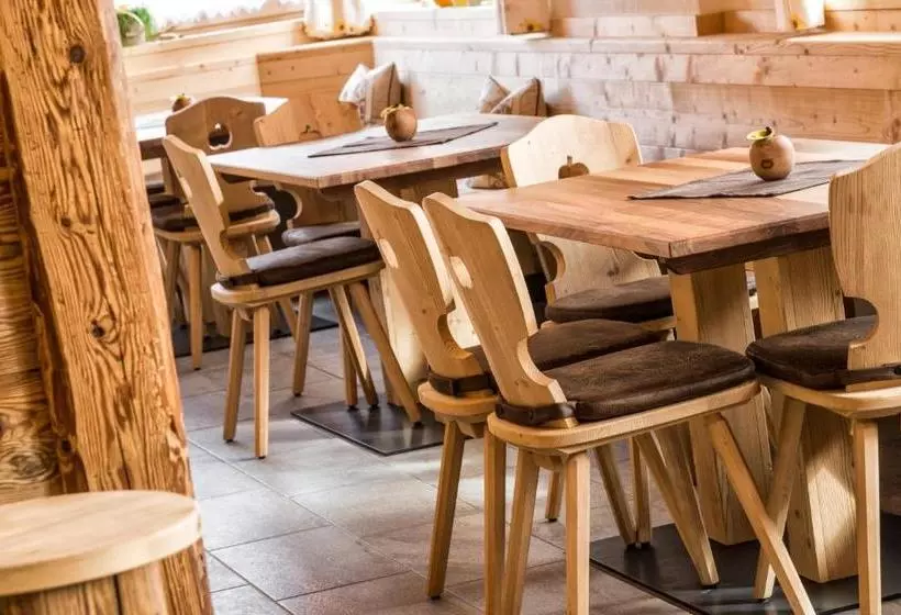 Hotelli Ferienwohnung Walderhof Natz