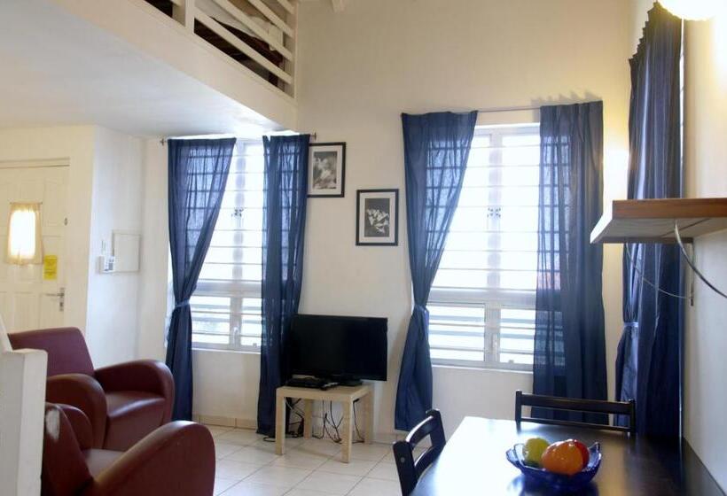 Orange Rembrandt Studio Apartments