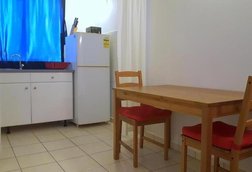 Orange Rembrandt Studio Apartments