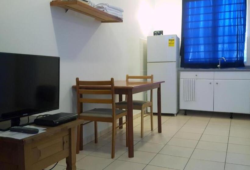 Orange Rembrandt Studio Apartments