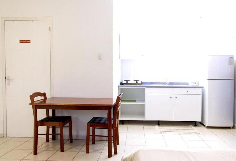 Orange Rembrandt Studio Apartments