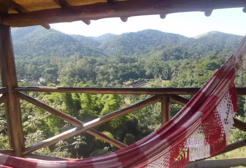 ペンション Pousada Terraço Penedo