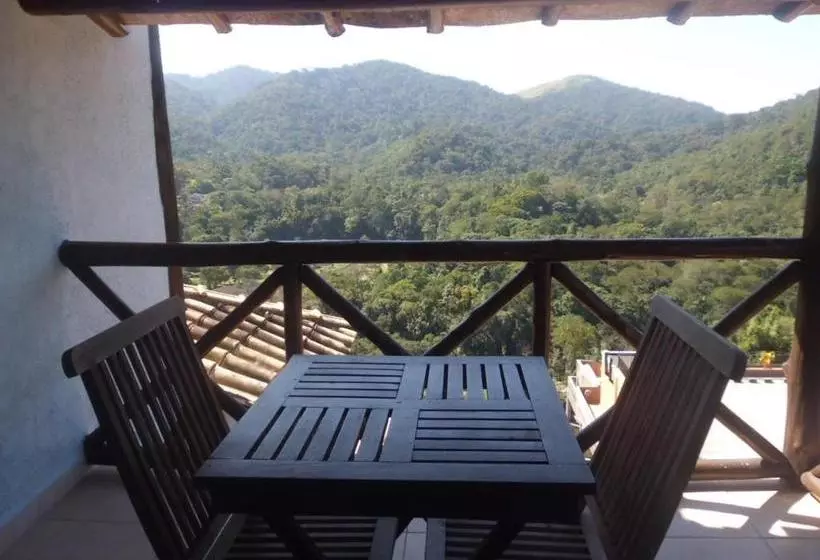 ペンション Pousada Terraço Penedo