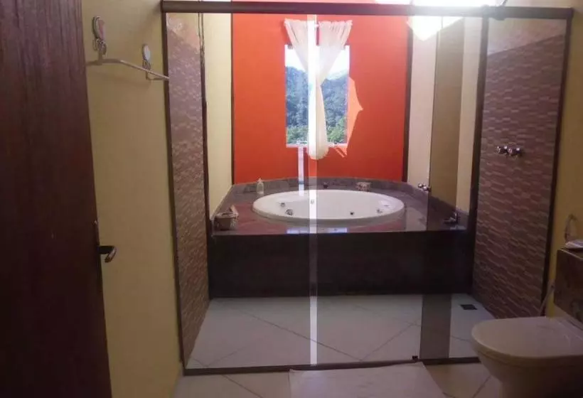 ペンション Pousada Terraço Penedo