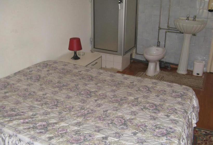 پانسیون Residencial Nosso Lar